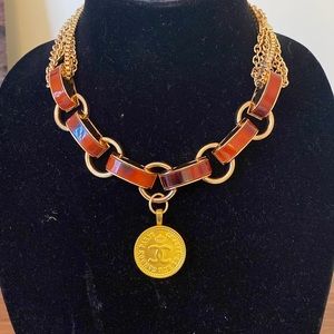 Stunning inspired necklace.